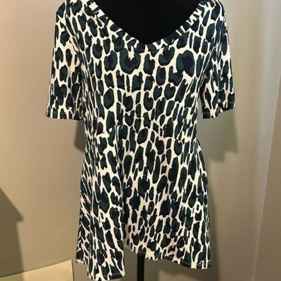 LuLaRoe Tops - NWT Lularoe Jana XS D